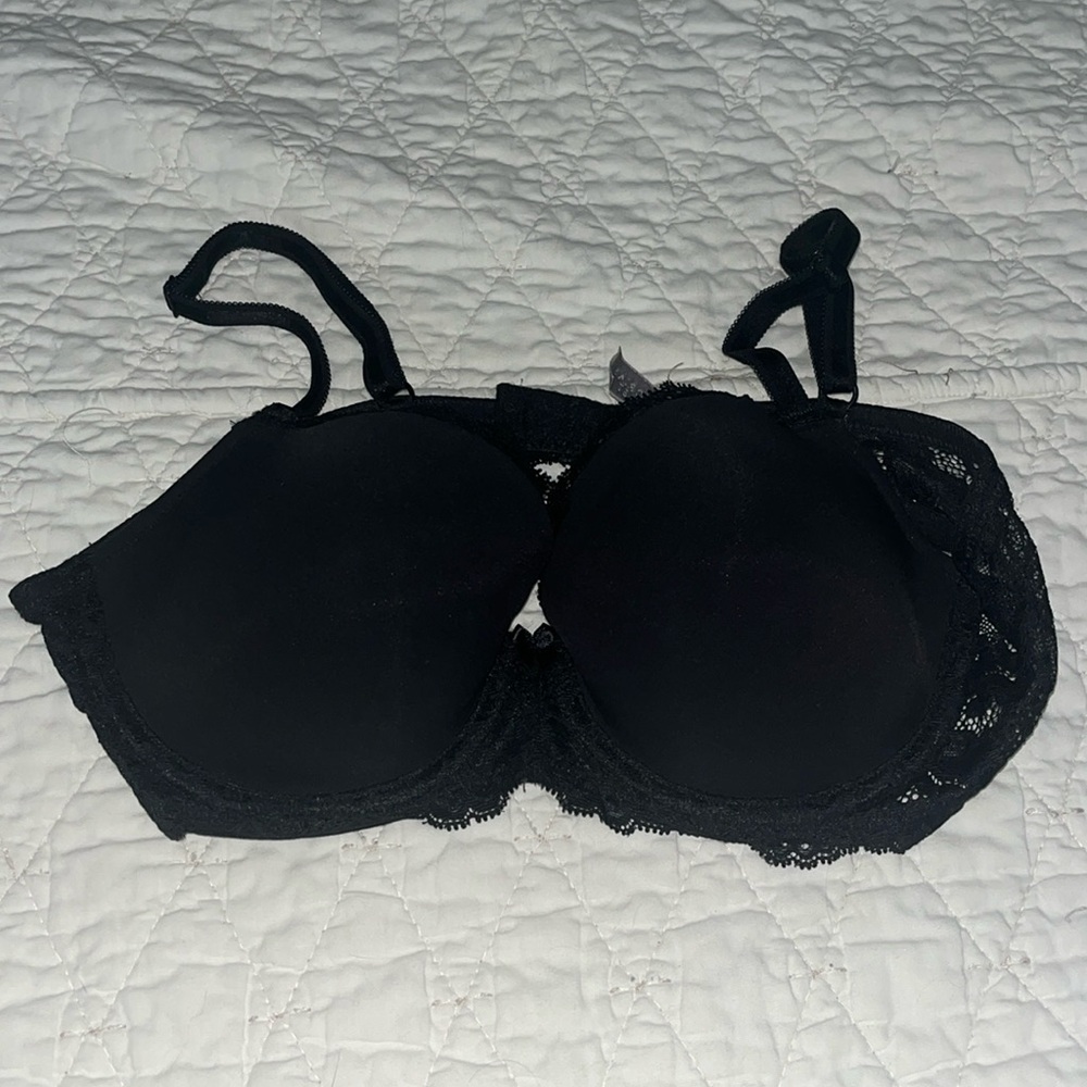 Victoria's Secret Black Lace Bra Size 36B Like New